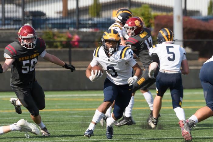 Central Catholic Oregon vs Bellevue Washington football September 2 2023 Ken Waz 77